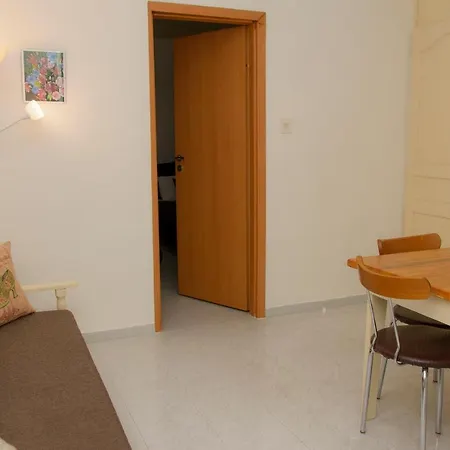 Stefanie's Asproválta