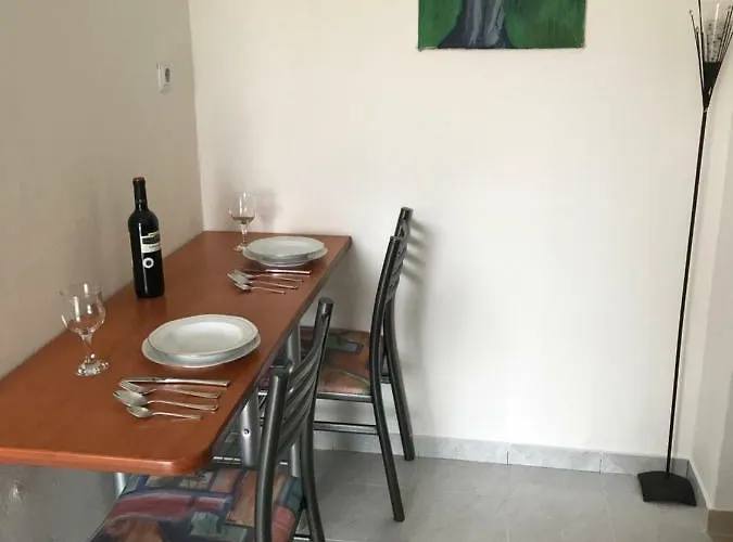 Stefanie's * Аспровальта